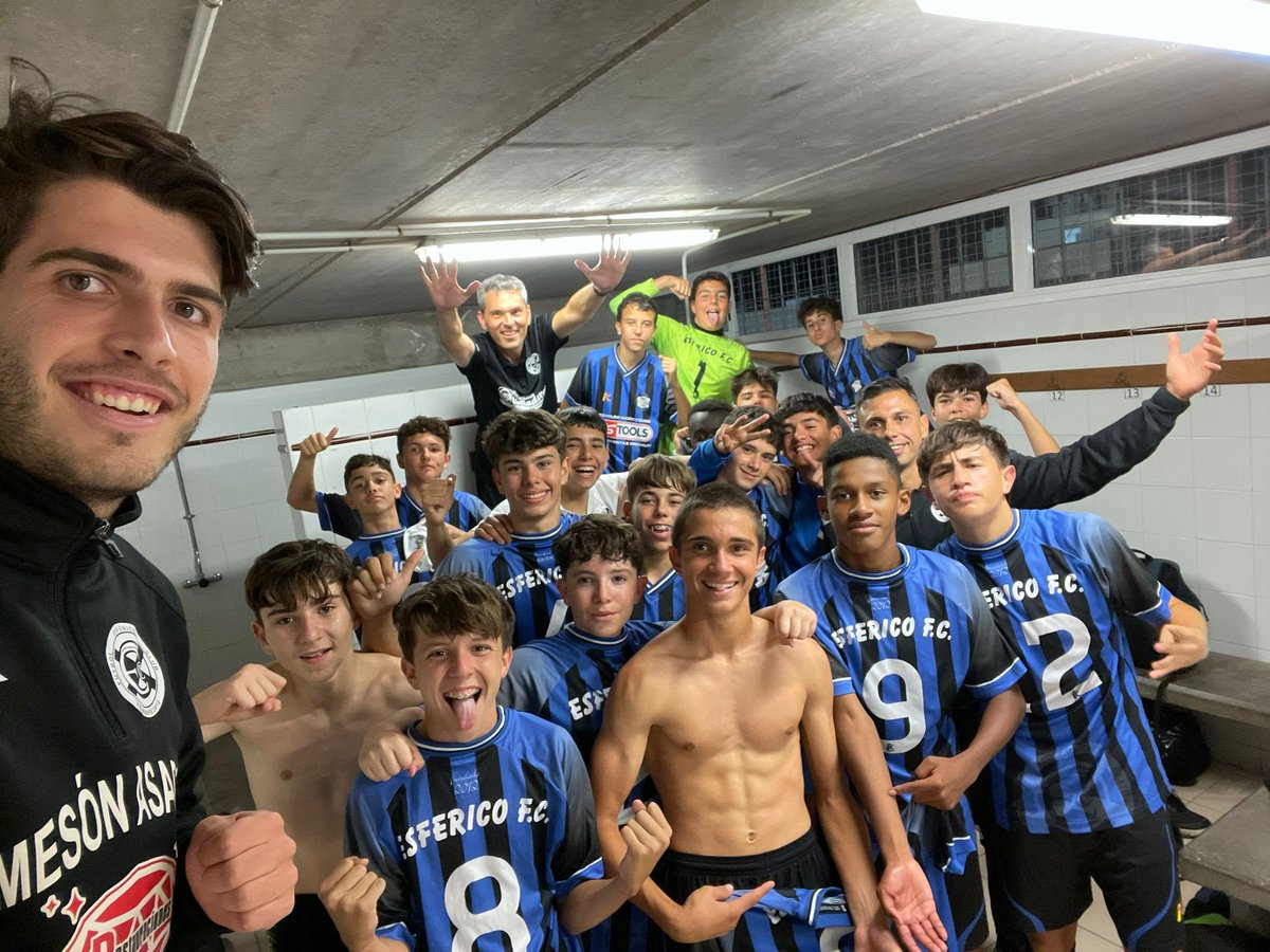 Infantil A  4 - 1  Andenes C

Enorme primer partido de copa de nuestro Infantil A que a pesar del imprevisto inicial supo como reponerse y llevar el partido a su manera. Avanzan una ronda y a darlo todo en el siguiente encuentro. ¡Vamos!

#siempreesferico🖤💙