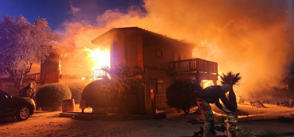 3 two story cabins at Pirates Cove Resort tonight. The fire boat was a big help in keeping the spread minimal.#structurefire #SBCoFD #coloradoriver