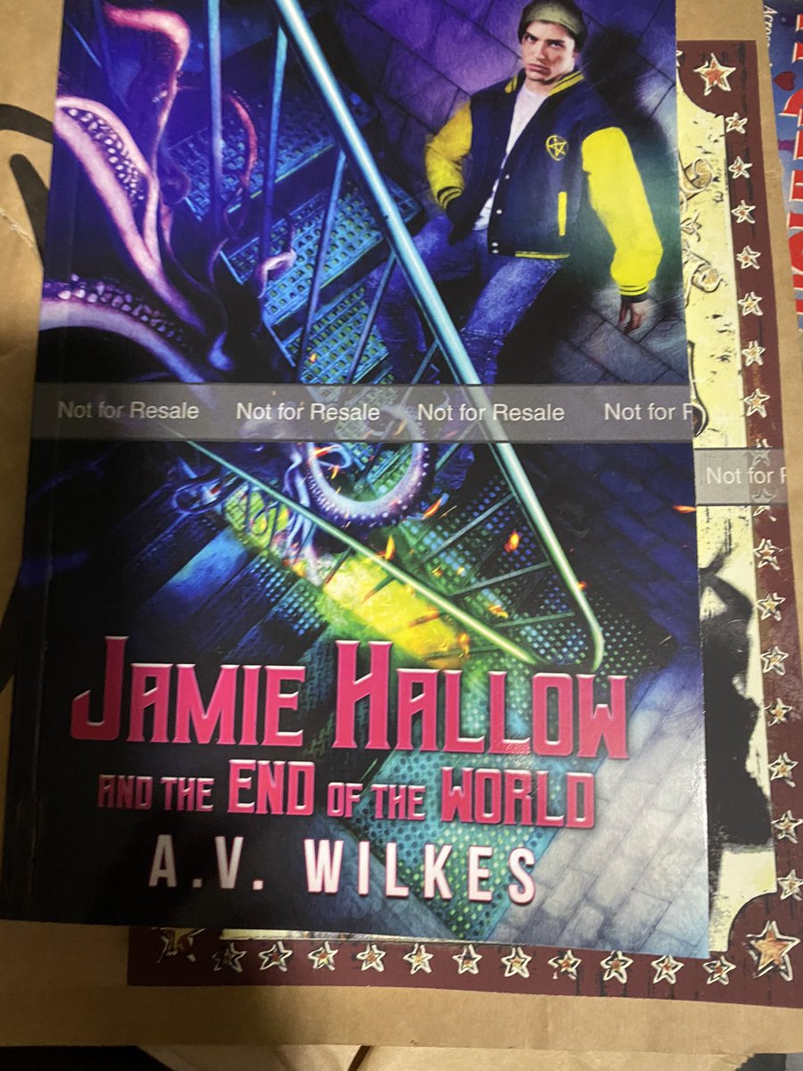 Thank you @CemeteryGatesM  for the amazing horror novellas by @UnheimlichManvr and Nicole Wilson! I’m a wh**e for anything involving an apocalypse so this #BookMail made my day #horrorBook #horrornovels
#scarybooks