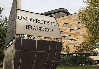 BfdForEveryone's tweet photo. The @UniofBradford are offering residents of Bradford a chance to be part of a #SocialClub to enhance inclusion within the University. Are you passionate about Equity, Diversity and Inclusion AND want your voice to be heard? Apply here https://t.co/lHnYuGTujT or follow QR code https://t.co/D7LYAmfJFG