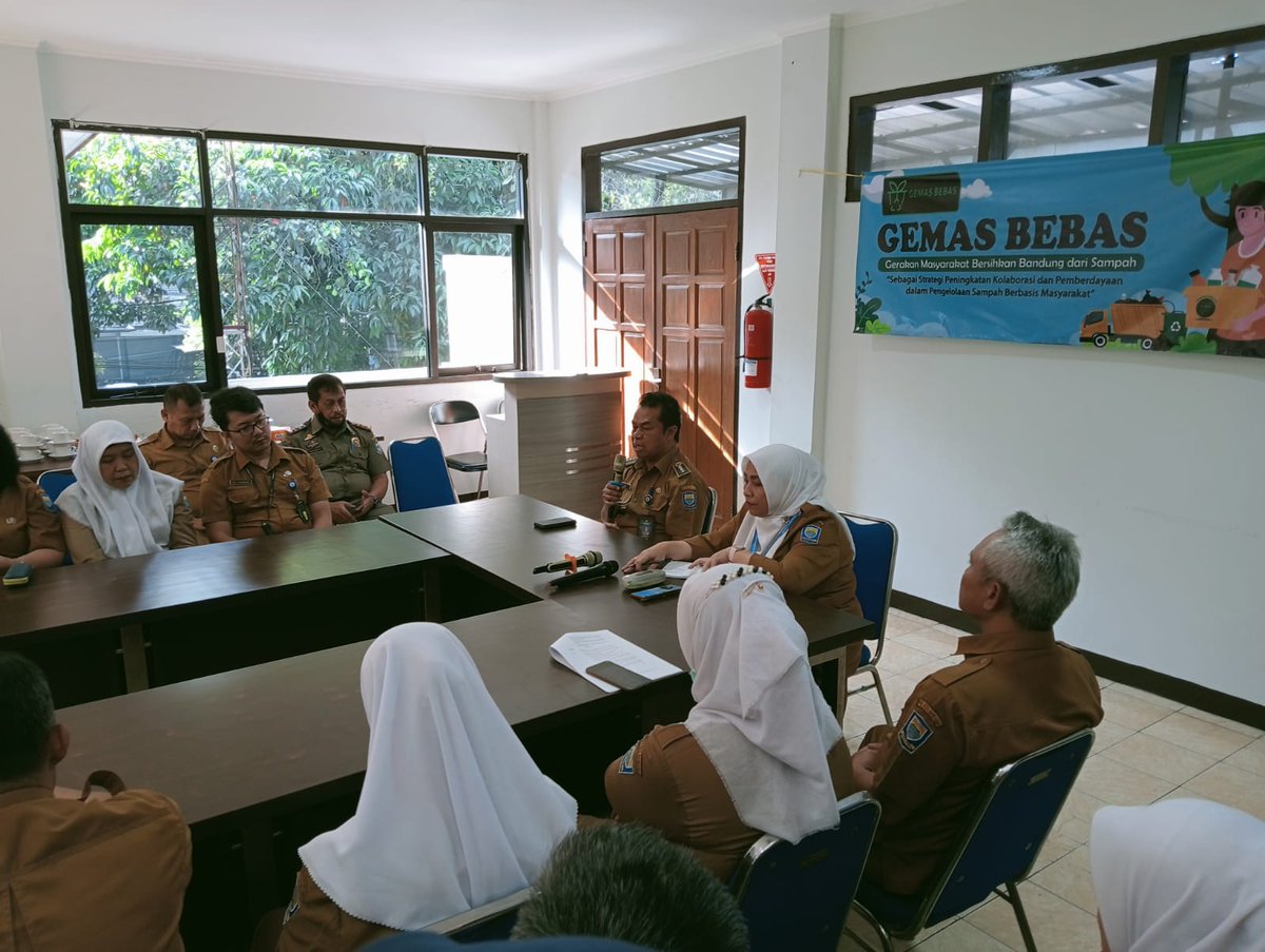 Pelaksanaan Rakor Pembentukan Tim Efektif dan Sosialisasi Proyek Aksi Perubahan "GEMAS BEBAS (Gerakan Masyarakat Bersihkan Bandung dari Sampah)" Tingkat Kecamatan Bandung Wetan.