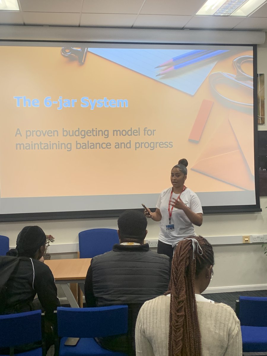 ctksfc's tweet photo. Last week we ran a #MasteringMoney event at CTK, which was organised by students who are passionate about helping young people. Information and advice was provided to students who are planning to go to university, getting a job or are planning to start a business. https://t.co/opdyUFAivi