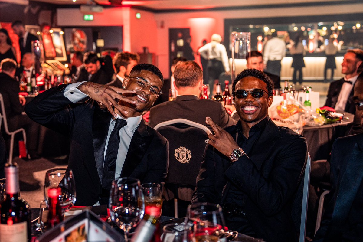 👔📸 Congrats bro @MarcusRashford 🏆🏆