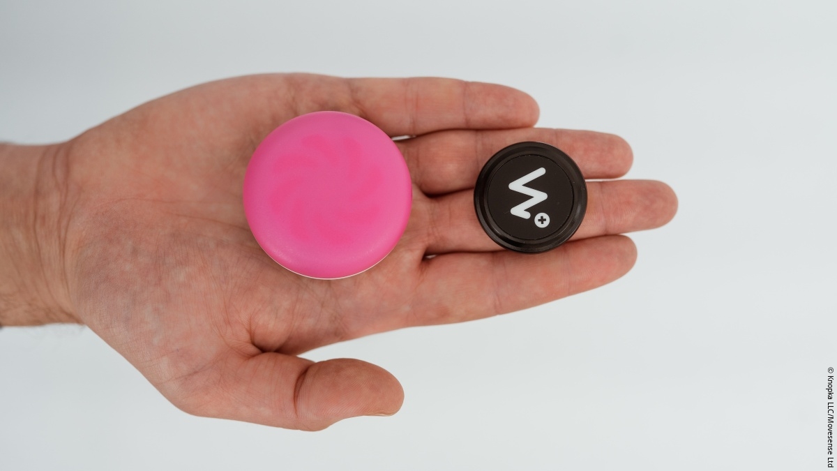 .<a href="/knopka_health/">knopka</a> 🇺🇦 and <a href="/MovesenseSensor/">Movesense</a> 🇫🇮 started a successful cooperation at #MEDICA2022: they combined #wearables with a #hospital emergency call system. Read the whole story here 👉 sohub.io/szbx 

#medtech #healthcare #tradefair #mHealth