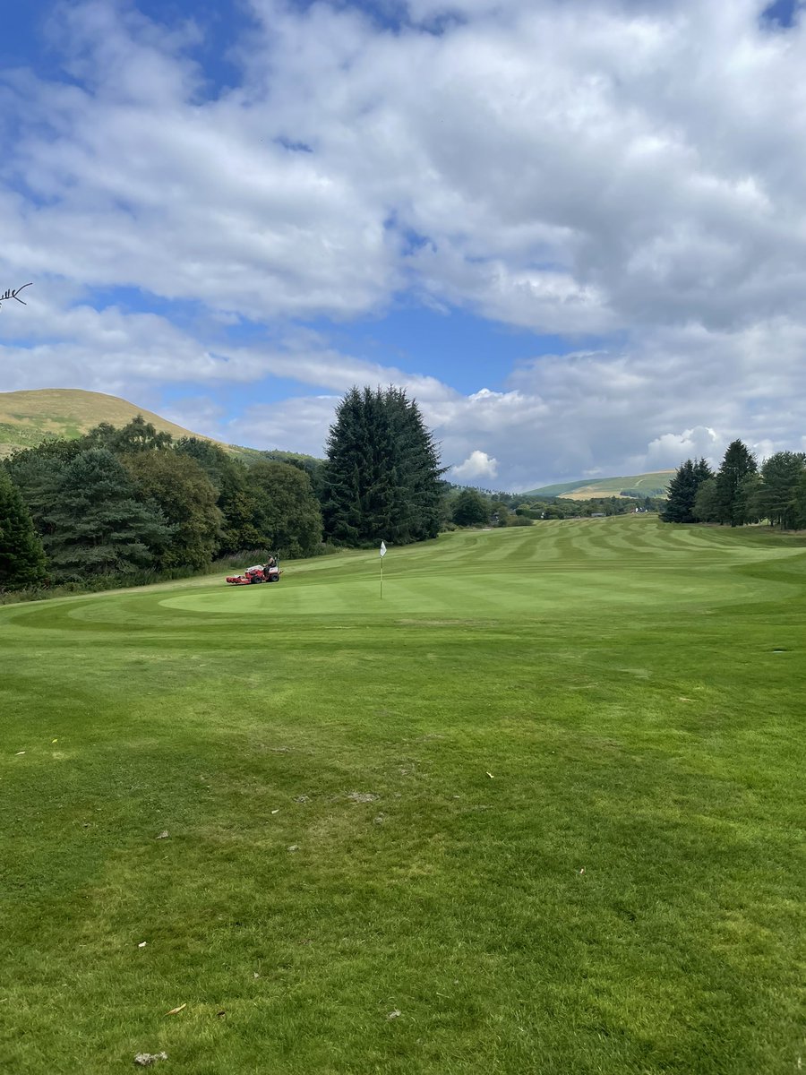 plwilkie's tweet image. A perfect morning @muckhartgolf to get a little de-stress/ wetting agent spray on the greens. Thanks to @TurfCareTom for getting the seaweed here quickly. #greenkeeping #summershere #topproducts