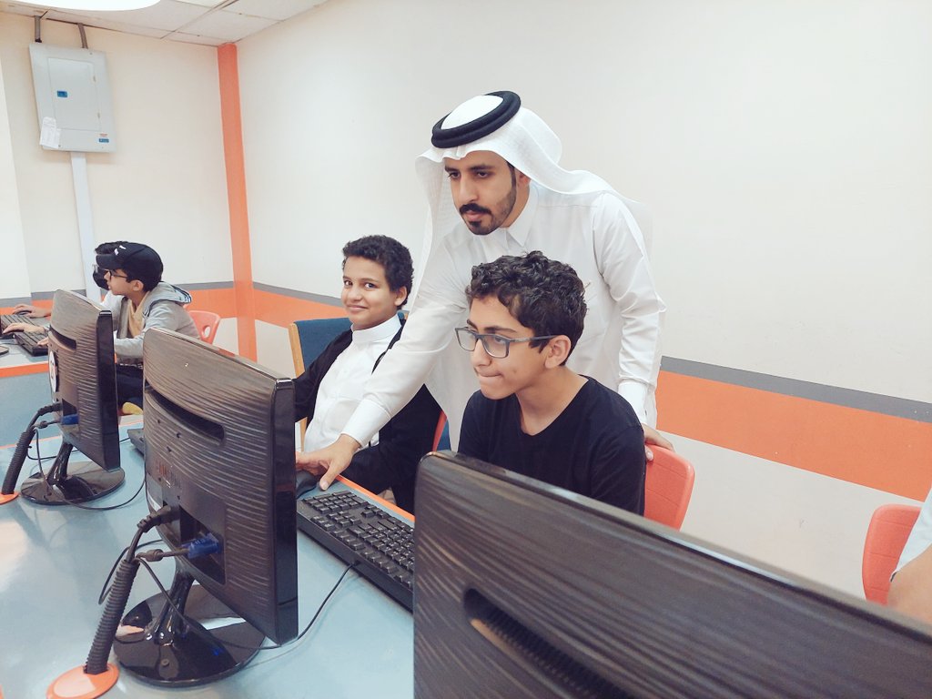 imamasimschool's tweet photo. أقام الأستاذ / عبدالعزيز الدوسري 
في معمل الحاسب الآلي 
بمدرسة #الإمام_عاصم_الابتدائية 
#ساعة_برمجة 
لزيادة قدرات و مهارات الطلاب في تعلّم البرمجة ...

#الهيئة_الملكية_بالجبيل 
#طموحنا_عال https://t.co/7Ca8xrg3Qt