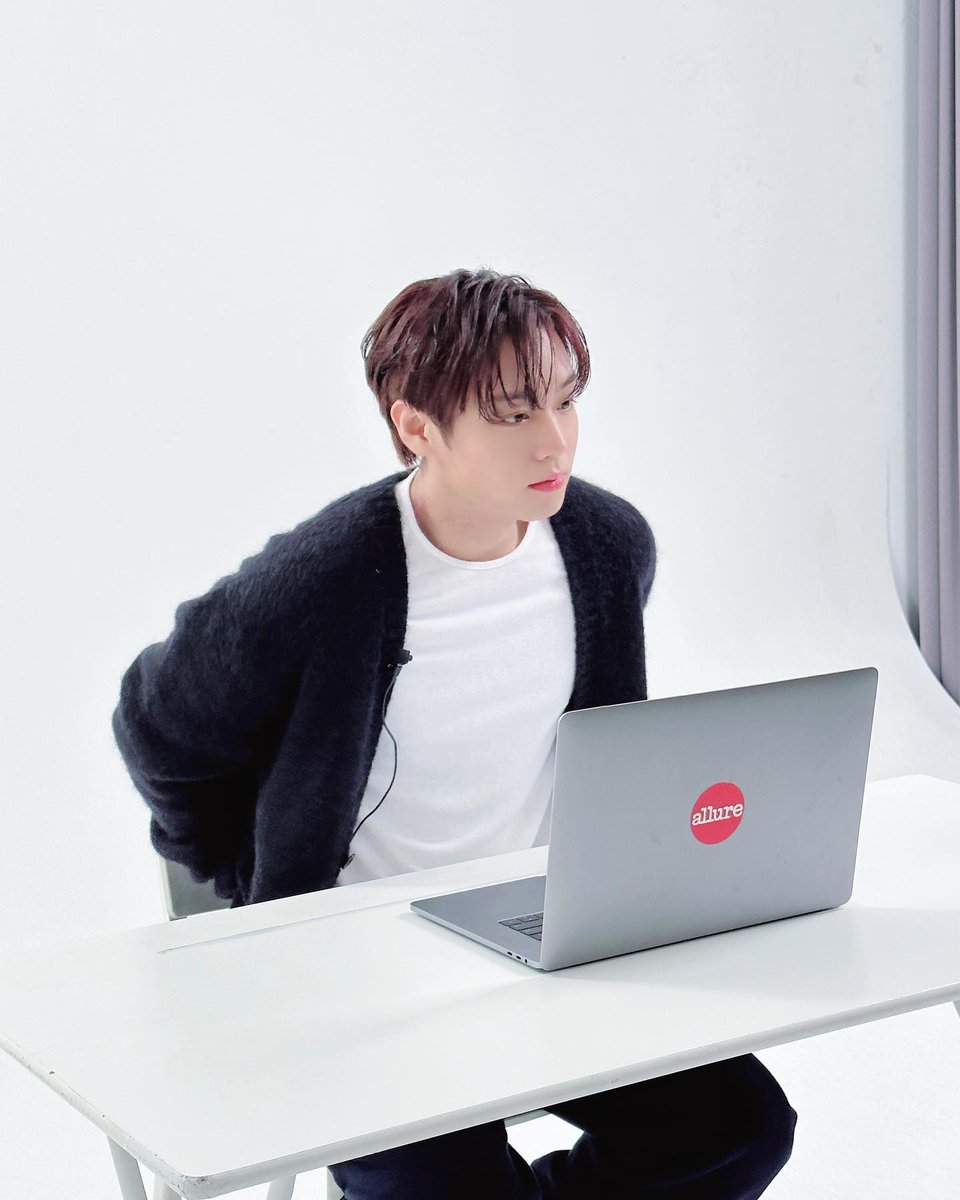 230530 공식 인스타그램 #박지훈
🐰👑🩷

instagram.com/p/Cs3GbXUr1WK