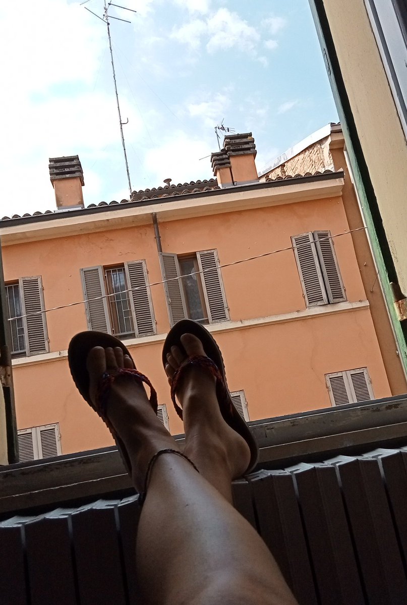 __6FeetUnder__'s tweet photo. Je ne travailles pas cette semaine, mais je ne vais bien évidemment pas rester sans salaire

-Encore plus de prélassement pour moi☀️
-Plus de sueur pour toi🧎🏻

findom finD moneyslave feetfetish paypig cashslave humanATM moneymiss finsub soumis
@Brun0Parent @dommes_rt @samdoggy5 https://t.co/9A9hNjuDbO