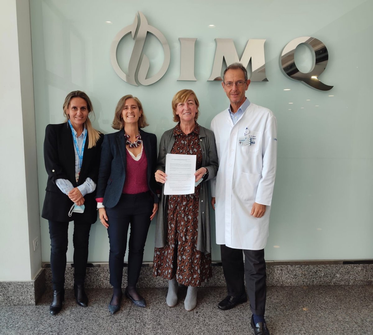 ImqEuskadi's tweet photo. ¡Las clínicas #IMQ renuevan su colaboración con @ContraCancerEs! Queremos seguir trabajando con pacientes y familiares 🧑🤝🧑 para mejorar la atención de las personas afectadas no sólo desde el punto de vista físico, sino también desde una perspectiva psicológica y emocional. 🫶 https://t.co/so5u6siYOM