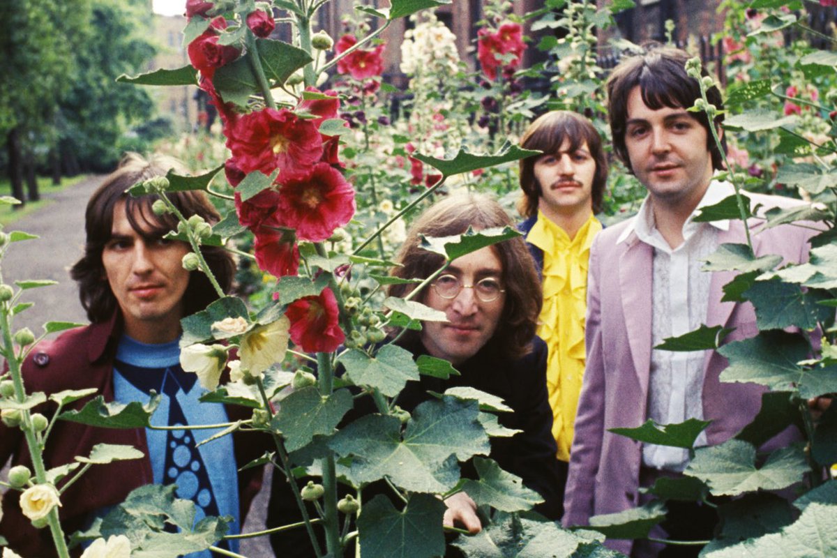 Flower Power, London, July 1968 #TheBeatles #maddayout #sixties #1960s #sixtiesstyle #FlowerPower #beatleslondon