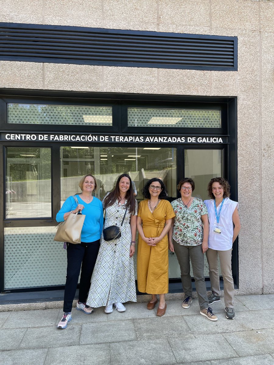 Crystal @MackallLab and I visited the Galician Center for Advance Therapies, where #CAR-T cells will be manufactured to cover the needs of #Galicia. Thank u Rocio, Alicia and Mariona (#Galaria) for welcoming us! I'm a proud Gallega thrilled to help with this visionary project.