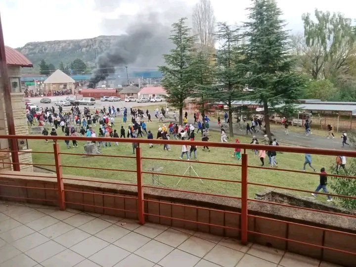 The National Assembly will today receive the Ombudsman report regarding the protest that occured at the National University of Lesotho in June 2022, which led to the killing of #KopanoMakutoane.

Meanwhile, there is also another protest taking place at NUL at the moment.