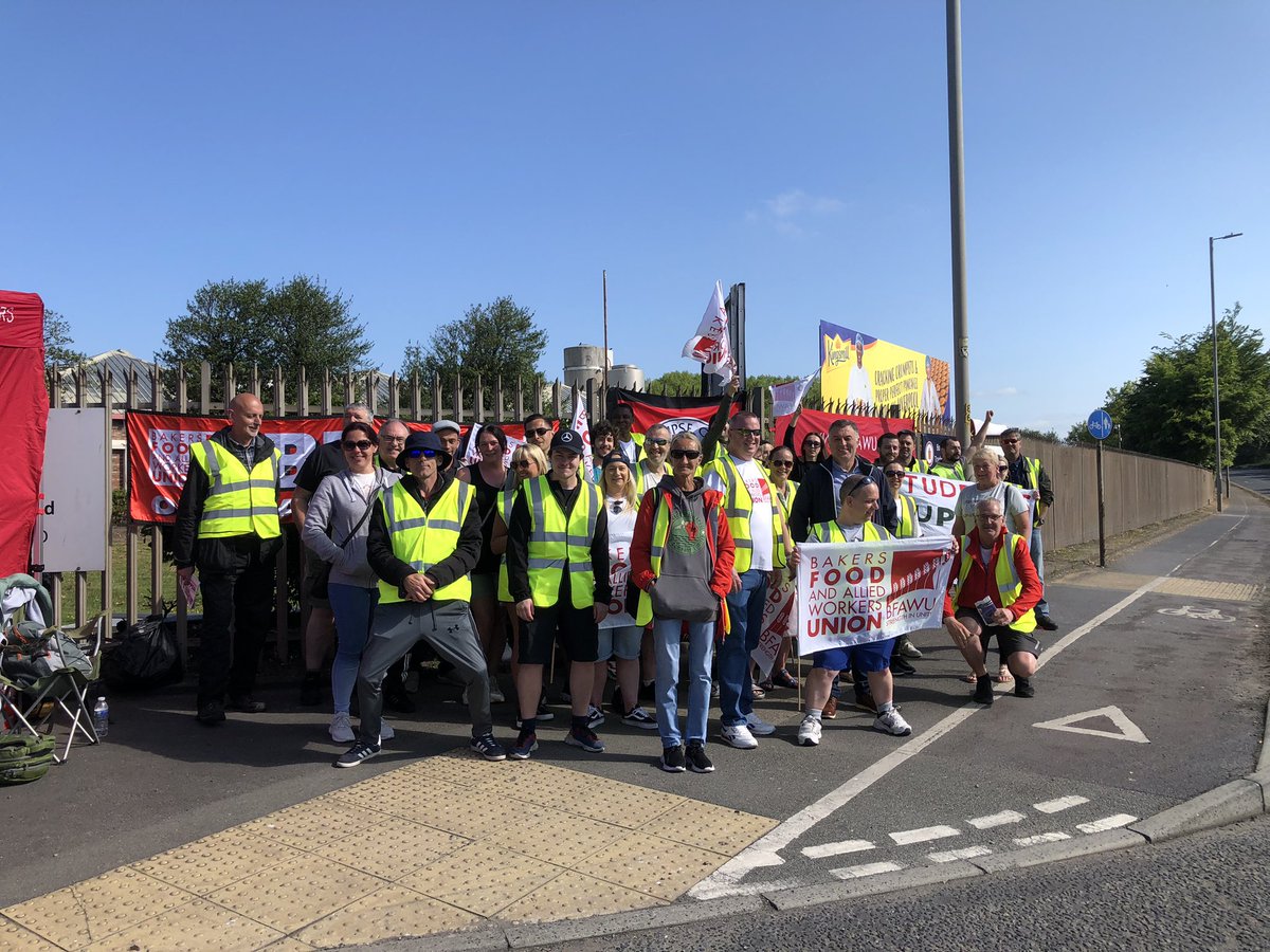 Great to have <a href="/IanByrneMP/">lan Byrne MP</a> come to meet and speak to our members on the #KingsmillStrike