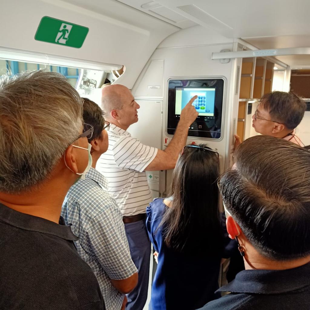 ThalesAsia's tweet photo. #ThalesinSingapore has recently signed a partnership with @ThaiAirways as a new #Flytcare customer. Flytcare is a maintenance program that provides spares and repair support for Thales’ Inflight-Entertainment (IFE), in some Thai Airways (THA) #A350 aircrafts. ✈️ https://t.co/mrf5MLaM2I