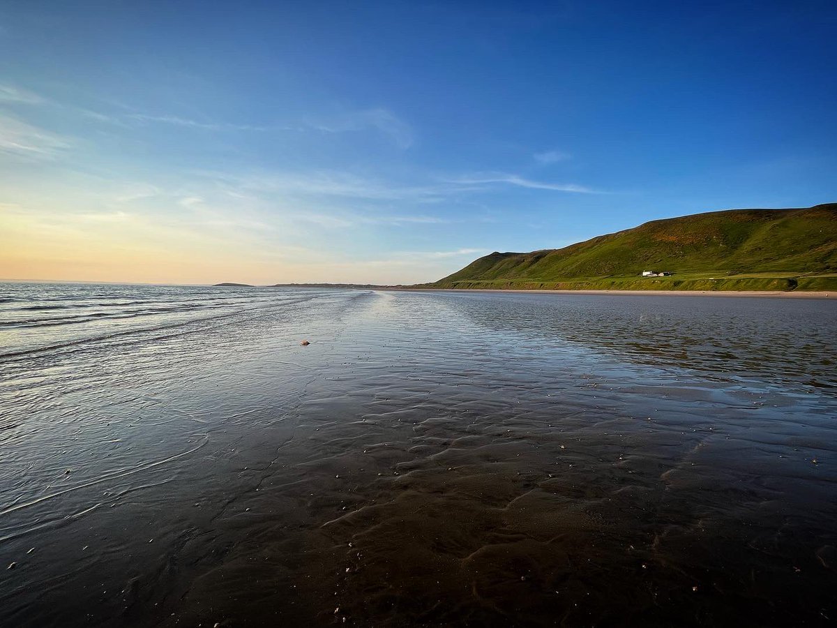 Rhossili looking classy last night 🌅 #swanseabay #happyplace #gower