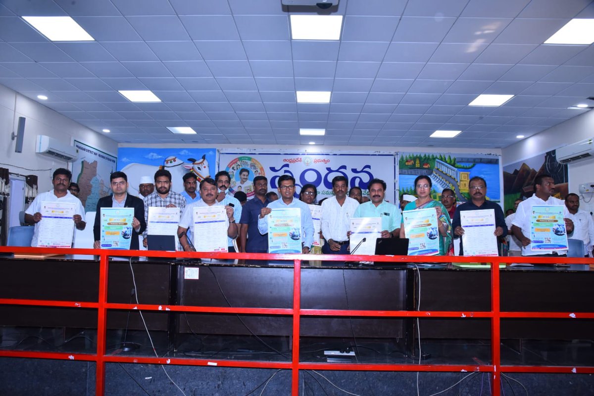 AP_Skill's tweet photo. Sri #ASDhineshKumar Collector and District Magistrate has Released Job Mela Poster at Spandana Program in Collectrate Spandana Hall #Ongole #PrakasamDistrict https://t.co/jpmqORklW3