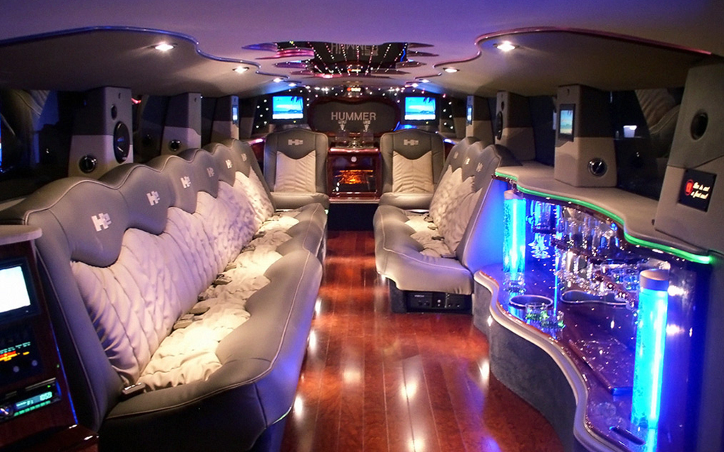 Celebrate your Sweet 16 in VIP fashion! Our fabulous Sweet 16 limo is the perfect way to kick-start the festivities. Gather your friends and enjoy a memorable ride 
#Sweet16 #LimoParty #CelebrationTime
Call at: 305-302-8196
Website: pinkhummerlimo.com/sweet-16/