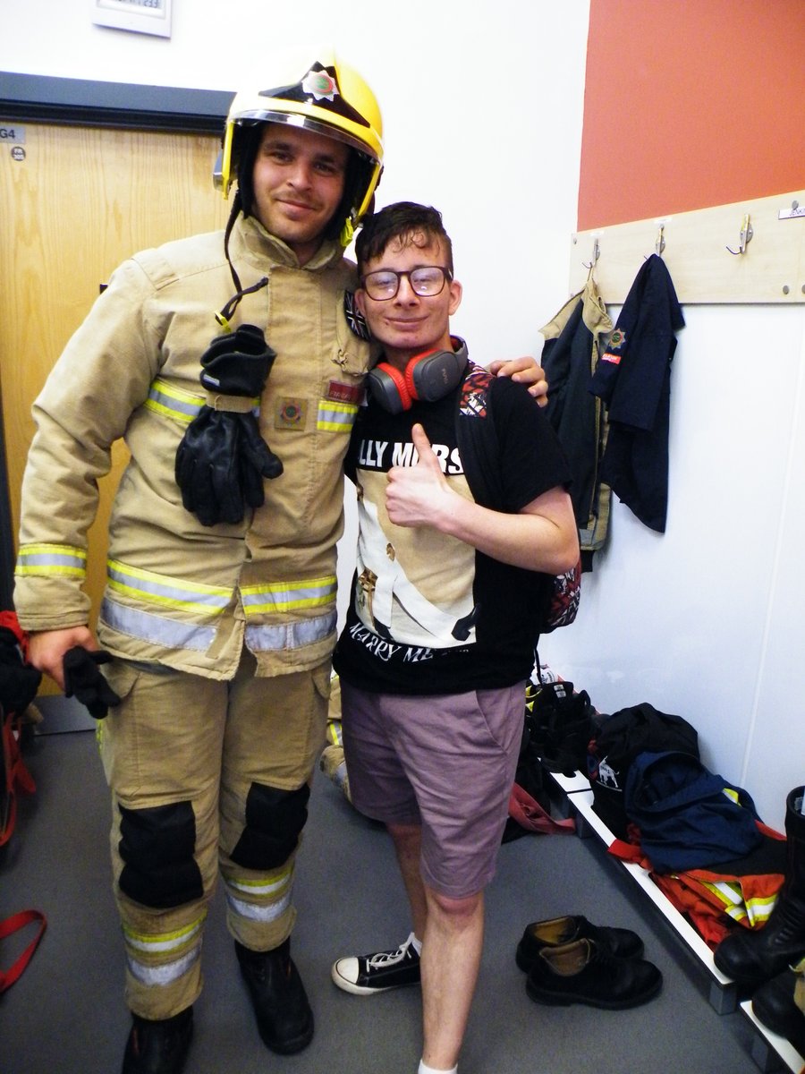 southstaffs's tweet photo. On Friday, our Routes to College Group B from #Rodbaston went on a trip to Rising Brook Community Fire Station to learn about services in the community and to research job opportunities! 😊🚒👨‍🚒 https://t.co/wLC6ODwFWZ