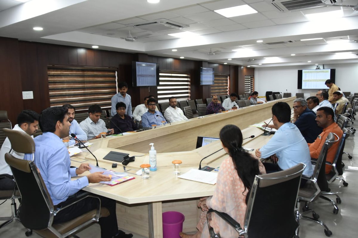 diprogurugram1's tweet image. #Meeting #DPlan 
✅ गुरुग्राम जिला में डी प्लान के तहत करवाए जा रहे विकास कार्यों की डीसी श्री निशांत कुमार यादवने की समीक्षा

✅ जिला में डी प्लान के तहत होने वाले विकास कार्यों की शुरुआत से पूर्व उसकी ग्राउंड रिपॉर्ट तैयार करें संबंधित विभाग, डीसी ने दिए निर्देश

✅ वर्ष