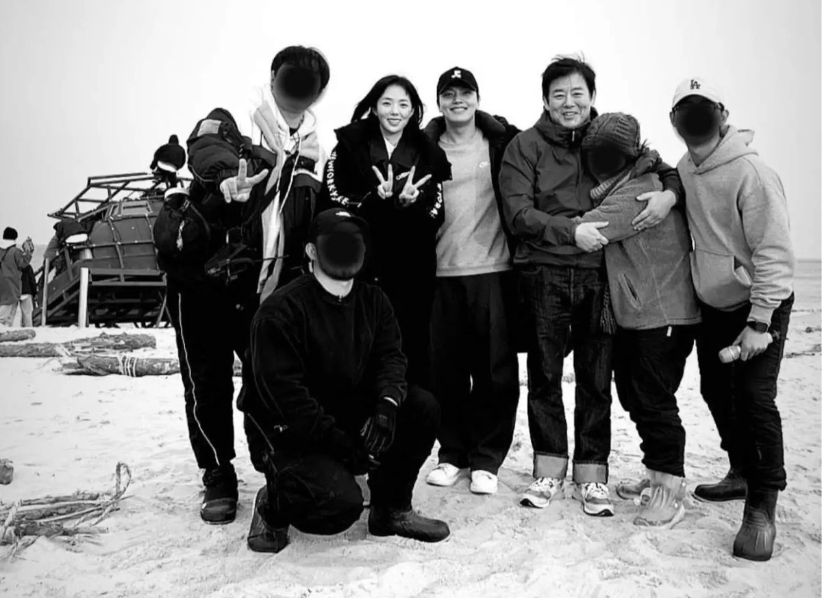 #SungDongIl, #YeoJinGoo & #ChaeSooBin behind-the-scenes for #Hijacking.

#河正宇 #hajungwoo #하정우 #성동일 #여진구 #ハジョンウ  #채수빈 #하이재킹