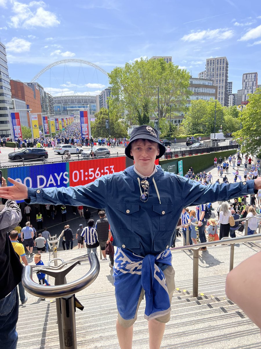 CJBaileyOvO's tweet photo. UTO pal🦉 @JoeKneale582
#swfc #marples https://t.co/AacAm5gA0T