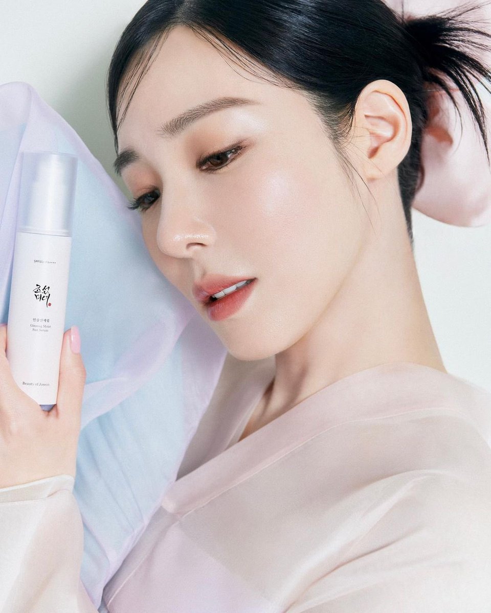 SNSD_0805's tweet photo. 티파니영 조선미녀 광고 사진
https://t.co/TeyI1CYp27 https://t.co/x2EJ2K5AdH
