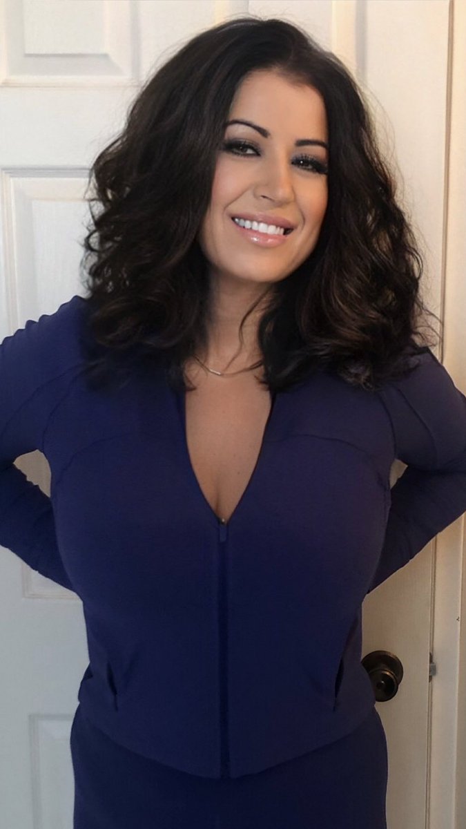 NadaAJones's tweet image. Happy Birthday to me !!!!🎉🎉🥳🥳 plz say hi 🥰❤️🤗