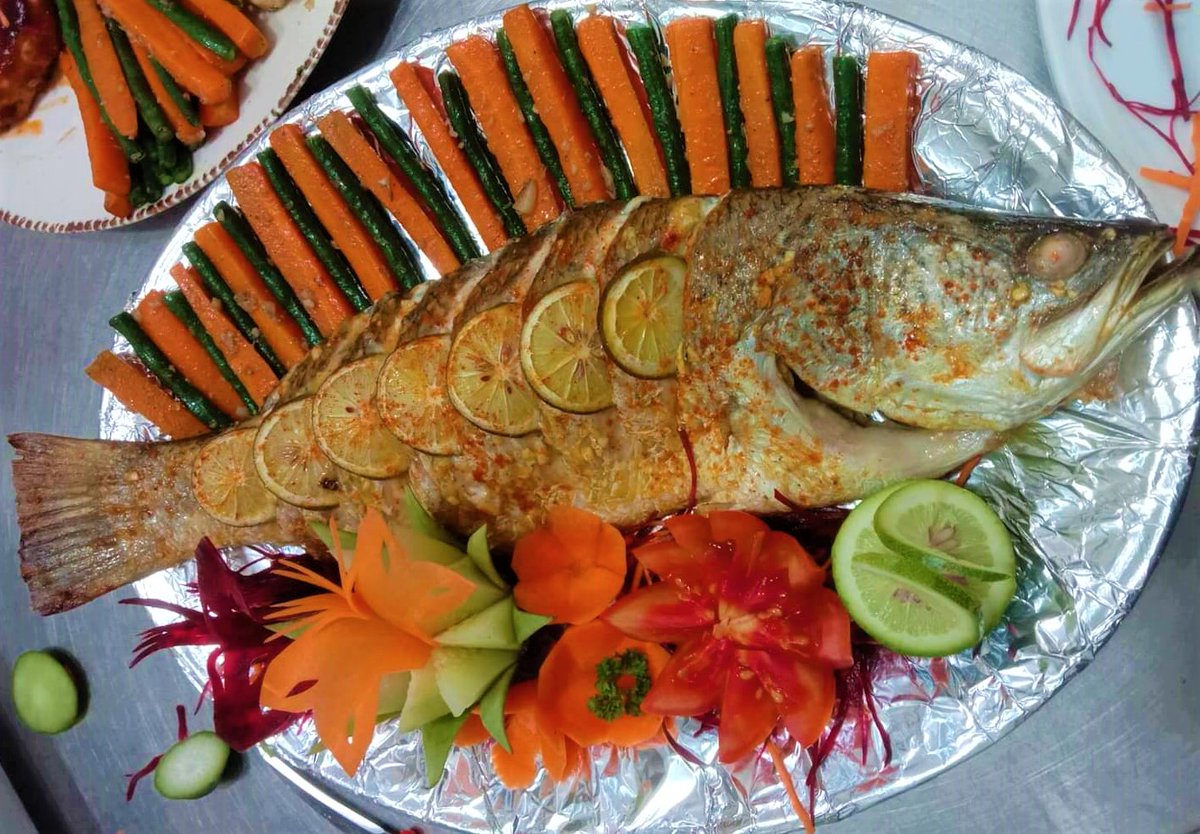 Delicious Oven-Baked Fish Prepared By Chef Abdur Rahman.
#abdurrahmanchef #bakedfish #ovenbakedfish #grilledfish #fishbbq #chef #cheflife #culinary #culinaryarts #culinaryschool #yummy #food #Foodie #delicious #carving #recipe
