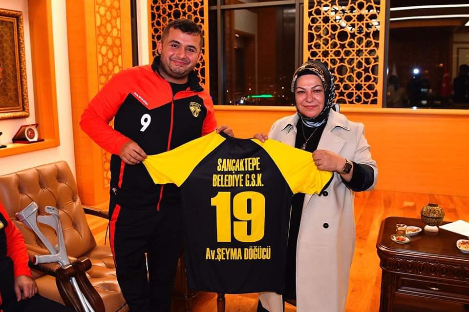 Harika bir haber daha😎

<a href="/sancaktepebldsk/">Sancaktepe Belediye SK</a> Ampute Futbol Takımımız, henüz ilk yılında muhteşem bir başarıya imza atarak 1. Lig’e yükseldi. 👏🏆 

Sporcu kardeşlerimi ve teknik heyeti yürekten kutluyor, başarılarının devamını diliyorum. 

#SporunMerkeziSancaktepe