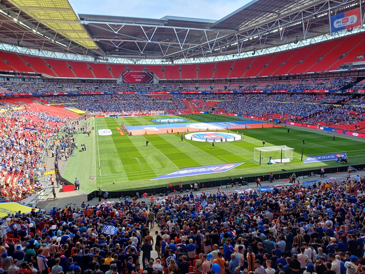 willster02's tweet photo. I'm still trying to wind down from the weekend! The whole experience was amazing....Will remember it for the rest of my life!!....big shout out to all the cars and buses giving the big COME ON!!!! as we passed them heading back up on the motoway aswel 😂😂 #cufc @officialcufc https://t.co/raOPO2goI7