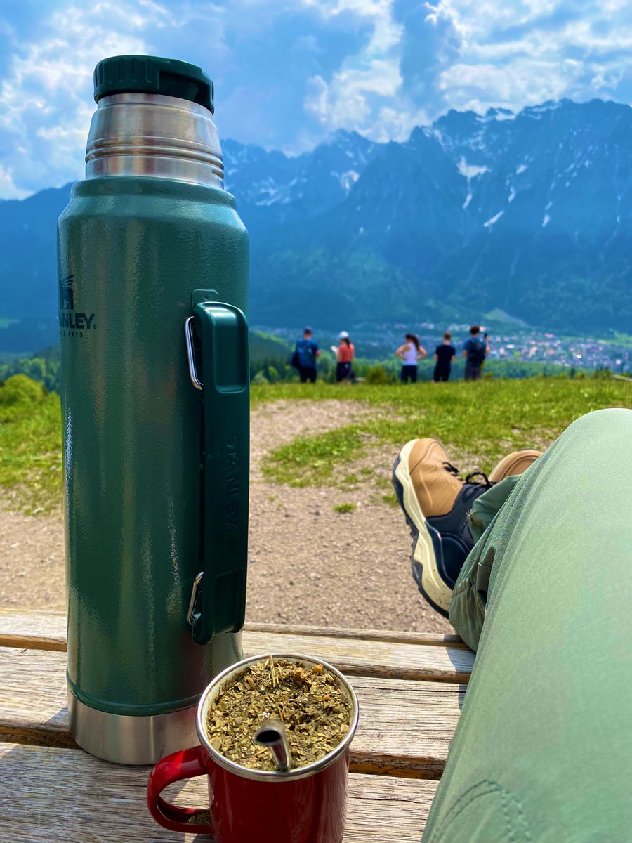 vickygaticaa's tweet photo. Mountain weekend in #Mittelwand 🌲🏔 getting ready for Zugspitze 💪🏻 #mountains #hikingadventures #wandern #Deutschland https://t.co/078GV43jgK
