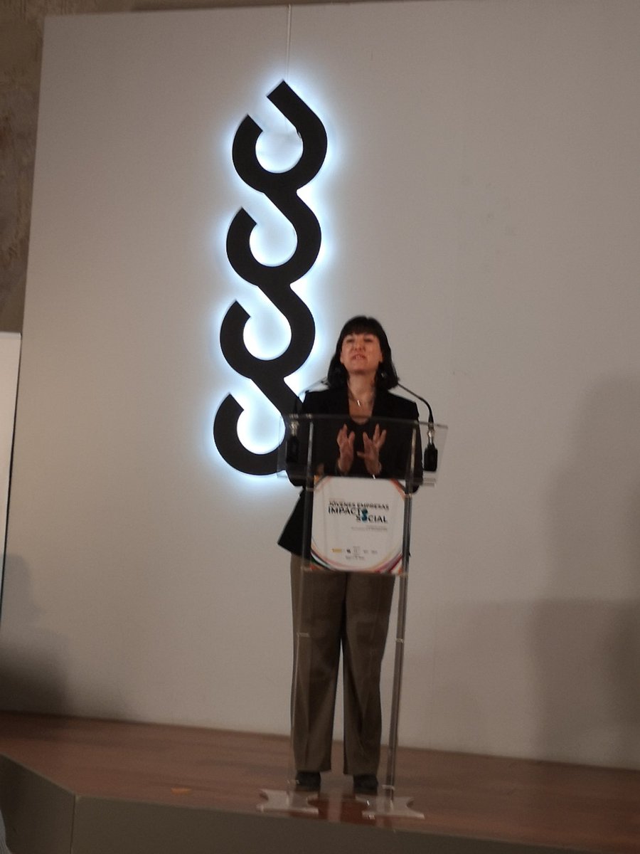 Un privilegio poder participar en la jornada sobre inclusión y diversidad y escuchar a Paz Navarro, presidenta de <a href="/AJEValencia/">AJEV</a> como representante de todas las empresas que lideran buenas prácticas.