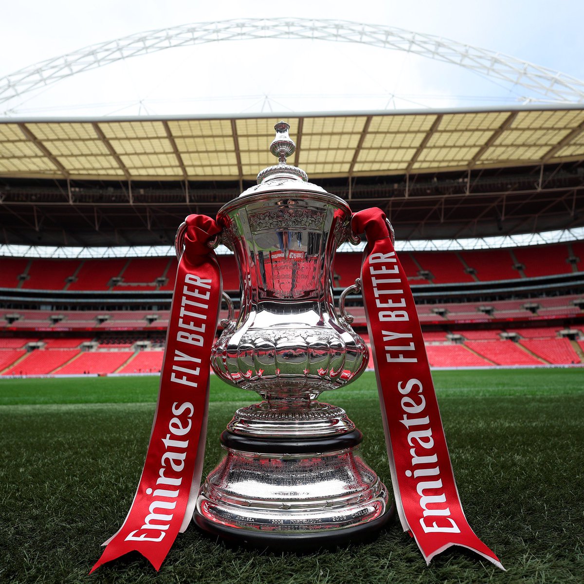 UTDTrey's tweet photo. God knows none of you will have peace if we win this trophy https://t.co/E6OpIeZL0V