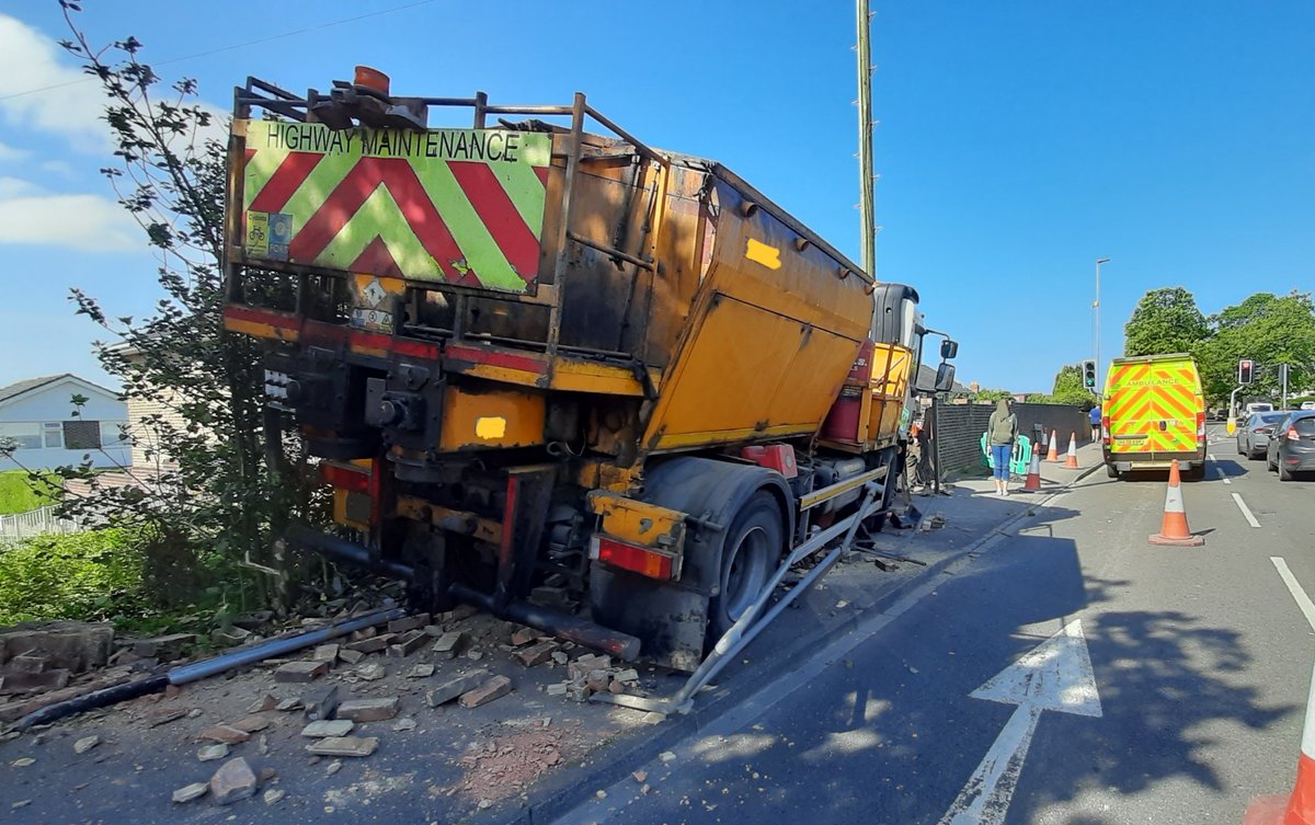 We are currently dealing with a #RTC on Havant Road Drayton Junction with Farlington Avenue. Westbound Havant Road, currently has one lane closed whilst we have the HGV recovered. Please #payattention to the road whilst driving past and not this HGV. #nearmiss #27312 #29097