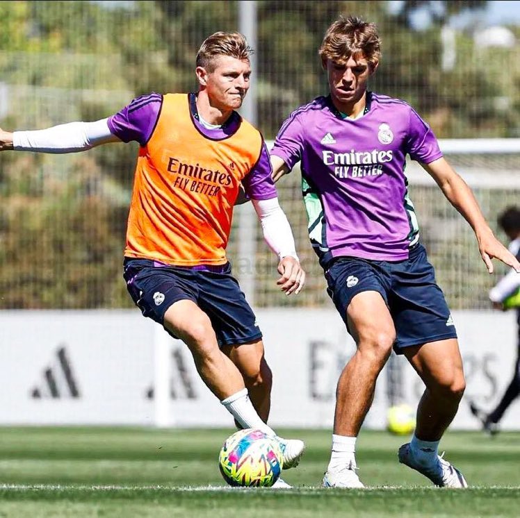 Toni Kroos : 'Nico Paz devrait tout le temps s’entraîner avec nous, il est tellement fort.'