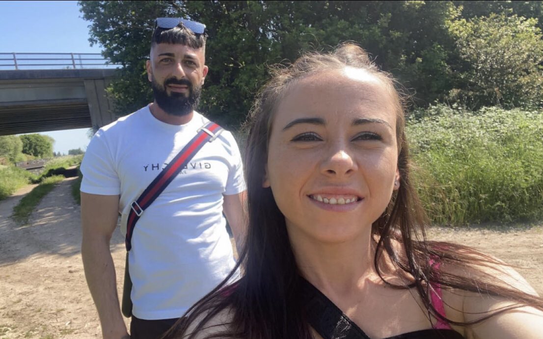 Lincoln_Retreat's tweet photo. Stroll to pub in sunshine  ❤️☀️
#ukholidaydestinations #hottubholidaysuk
#placetorelax #couplesgetaway #LincsConnect #breakaway https://t.co/Ed1S1r8lM7