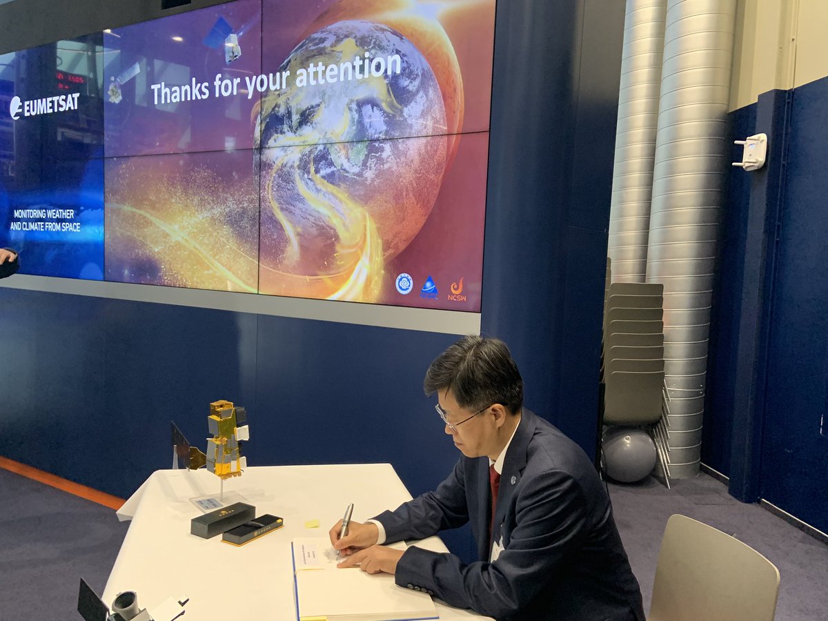 The first international visit of Dr Chen, new administrator of #China Meteorological Administration was at @eumetsat this morning. An opportunity to reaffirm the strategic importance of our cooperation in #weather #climate #disasters #GHG #earlywarnings4all