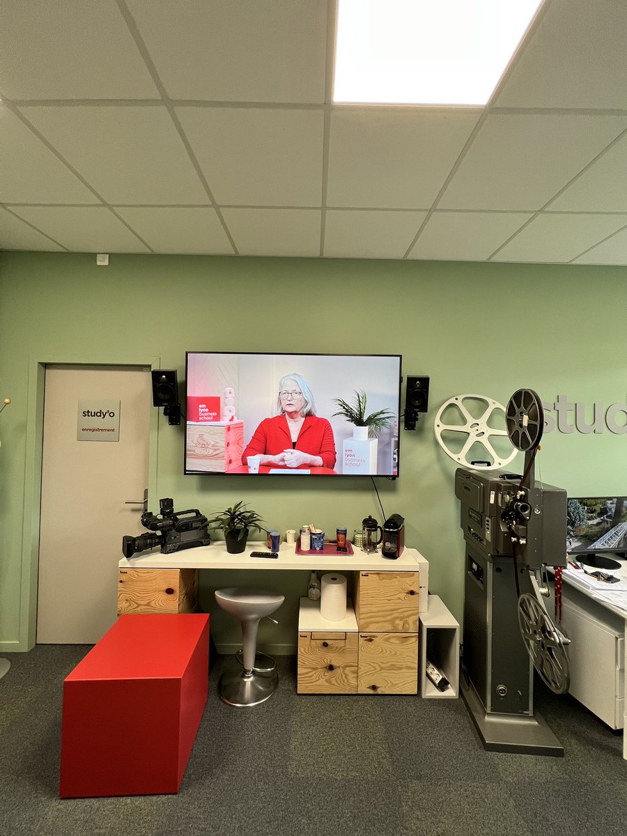 A unique and enlightening conversation with Prof. Elisabeth Clemens from <a href="/UChicago/">The University of Chicago</a>!
Big shoutout to @CA_Trejos, Ben Li, and <a href="/ParhamAshur/">Parham Ashur</a> for putting it all together.
Keep an eye on our <a href="/STORMresearch/">STORM Research Group</a> YouTube channel for the upcoming video! 🎙️🎥