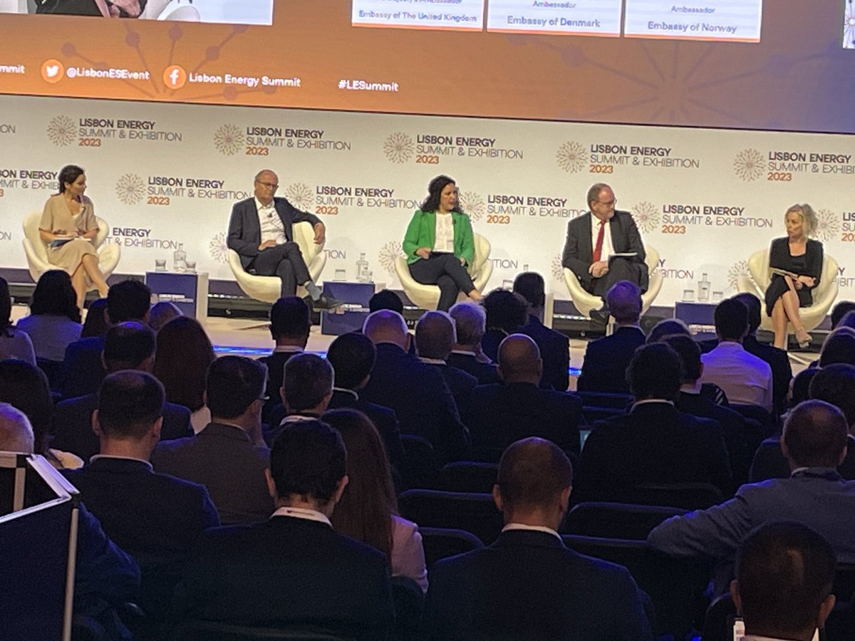 “Energy Security and Energy Transition are two sides of the same coin”<a href="/ChrisSaintyUK/">Chris Sainty 🇬🇧</a> <a href="/ukinportugal/">UK in Portugal 🇬🇧🇵🇹</a> addressing <a href="/LisbonESEvent/">Lisbon Energy Summit & Exhibition</a> this morning, alongside #SEEnC Ana Gouveia  <a href="/ambiente_pt/">Ministério do Ambiente e Energia</a> .