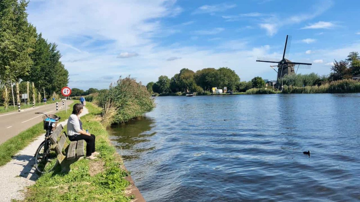 Explore Amsterdam sustainably and emission-free with these self-guided bicycle routes by @velvetescape - sustainablecities.travel/best-cycling-r… 

Pedal through the city and its picturesque countryside, immersing yourself in the beauty and culture! 

#exploreamsterdam #bikeadventures