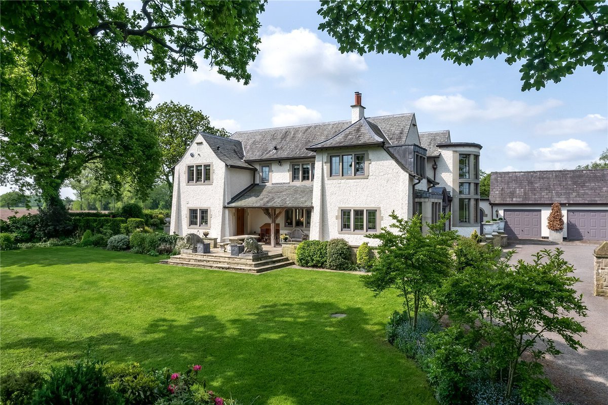 JacksonStops's tweet photo. #Allostock #Knutsford
Hillside is a magnificent Arts & Crafts style, #Voysey influenced #countryhouse with #leisuresuite in about 5.78 acres of gardens and #paddockland. On the market with @JSAlderleyEdge with a guide price of Β£4,200,000.
https://t.co/8k1823va4l https://t.co/YYMiWoSvqQ