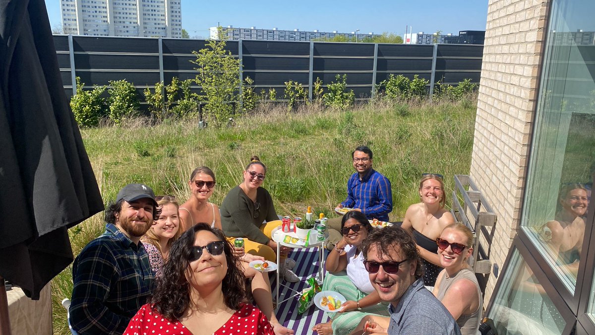 CAT4Science's tweet image. The sun is shining in Denmark and besides our passion for science we also love and enjoy moments together by having a barbecue or flowing down the river on a canue! Have a look at some of our moments together 😊