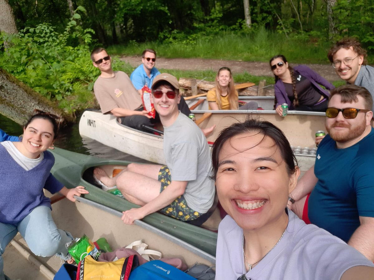 CAT4Science's tweet image. The sun is shining in Denmark and besides our passion for science we also love and enjoy moments together by having a barbecue or flowing down the river on a canue! Have a look at some of our moments together 😊