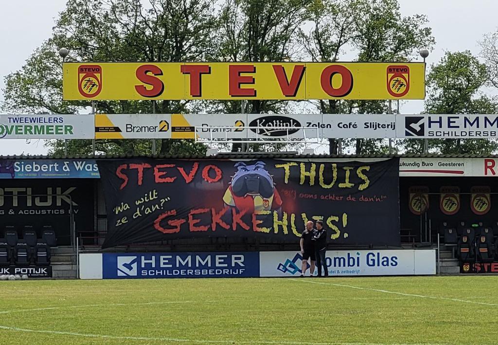 Stevo 1 Kampioen!
Als 𝗵𝗼𝗼𝗳𝗱𝘀𝗽𝗼𝗻𝘀𝗼𝗿 zijn we super trots.
Samen met de steun van de 12e man hebben we het geflikt 💪
#Kampioen #wijdoenhetsamen #kopderveur #metmekaar #trots