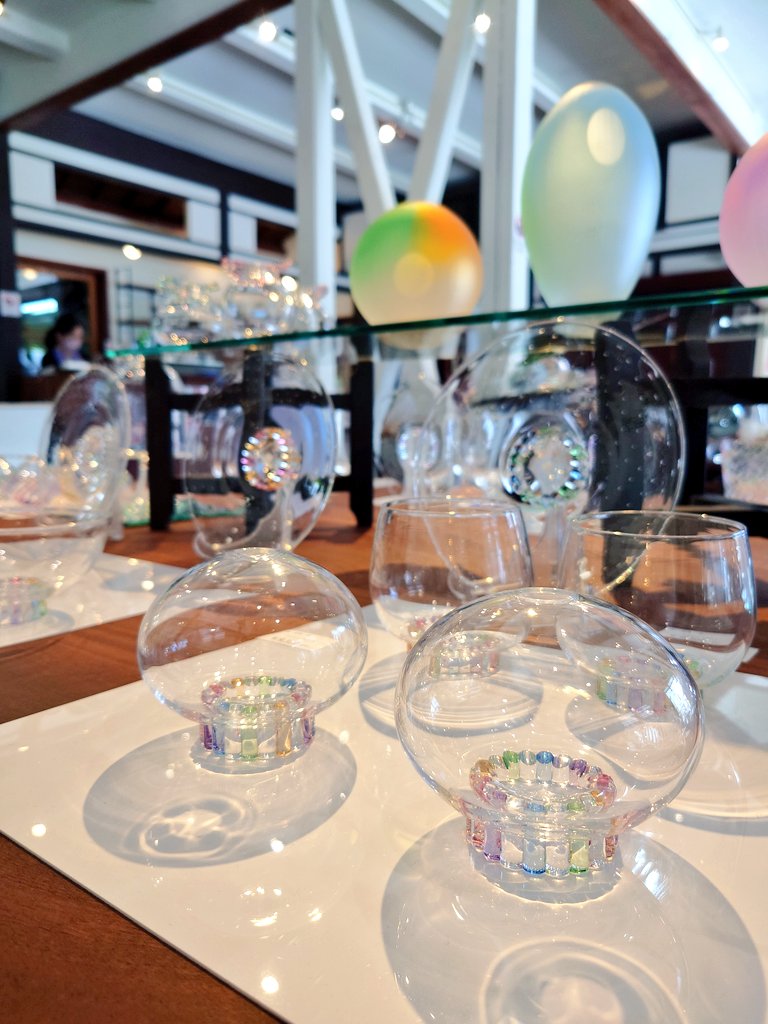kurokabeglass33's tweet photo. 沖 知樹さんの企画展始まりました🤗
虹色がキレイなアクセサリーにお箸置き…etc🥺
スタジオにて開催中です😊

https://t.co/iPFZaBguof https://t.co/0aUjFplZOQ