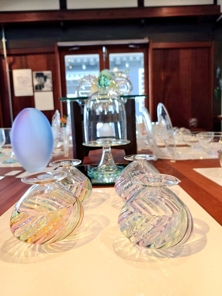kurokabeglass33's tweet photo. 沖 知樹さんの企画展始まりました🤗
虹色がキレイなアクセサリーにお箸置き…etc🥺
スタジオにて開催中です😊

https://t.co/iPFZaBguof https://t.co/0aUjFplZOQ