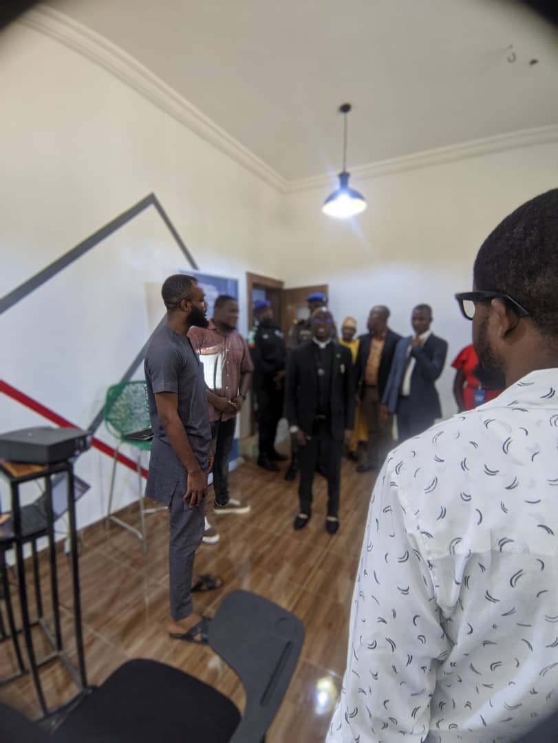 YateghteghSKY's tweet photo. It's less than 24 hours after inauguration and we are excited to have the Executive Governor of Benue State, His Excellency, Rev Fr Hyacinth Alia @alialization at SKYHub Nigeria in the BENCEDI Facility. 

In a bid to inspect facilities in the state, he also gave his words of encouragement to our Digital Skills Scholars.

I explained in a few words the vision of SKYHUB NIGERIA in improving the tech space in Benue and Africa at large. 

Thanks to my brother Valentine Maduakonam who has always been an engine house in this Tech quest we've embarked on. 

Long Live His Excellency,
Long Live Benue State,
Long Live SKYHub Nigeria
✊🏾