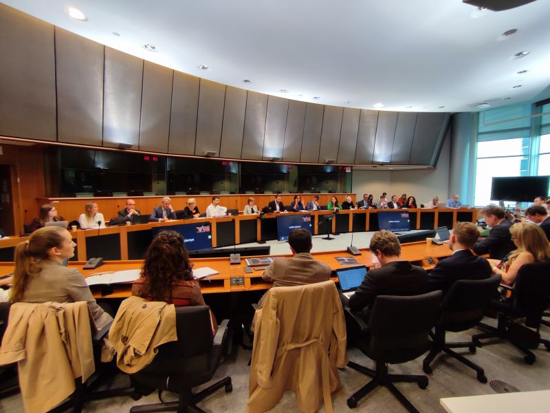 Platform4eMob's tweet photo. Through back to a great conference last week on βHow to get #europe ready for #electrictrucks and #buses"
It was a lively debate between #OEMs, #evcharginginfrastructure, grids service providers, #logistics companies and #cities on the conditions to get EU ready for 100% #ZEHDV https://t.co/hy2JG2ZNfC