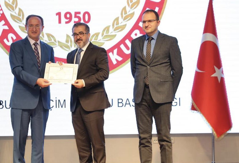 avademyildirim's tweet photo. Mazbatamızı aldık.👋

Ülkemize, milletimize, ailemize ve şehrimize hayırlı olsun.🇹🇷 https://t.co/QWGviEY1ZK