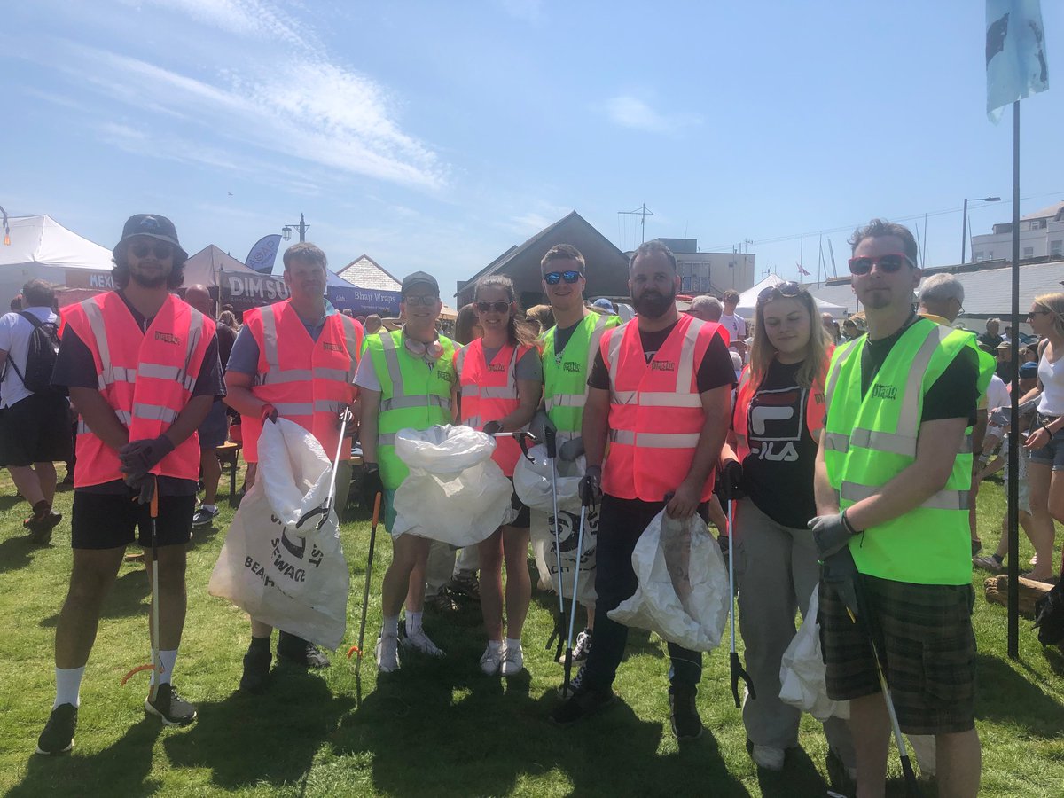 Sidmouth Beach Clean🏖️

On Saturday, a team from across The Victoria and Belmont Hotel took part in Sidmouth Plastic Warriors beach clean as part of 
Sidmouth Sea Fest. Both teams got stuck in and helped collect harmful plastic that pollutes our beautiful beaches.  👏